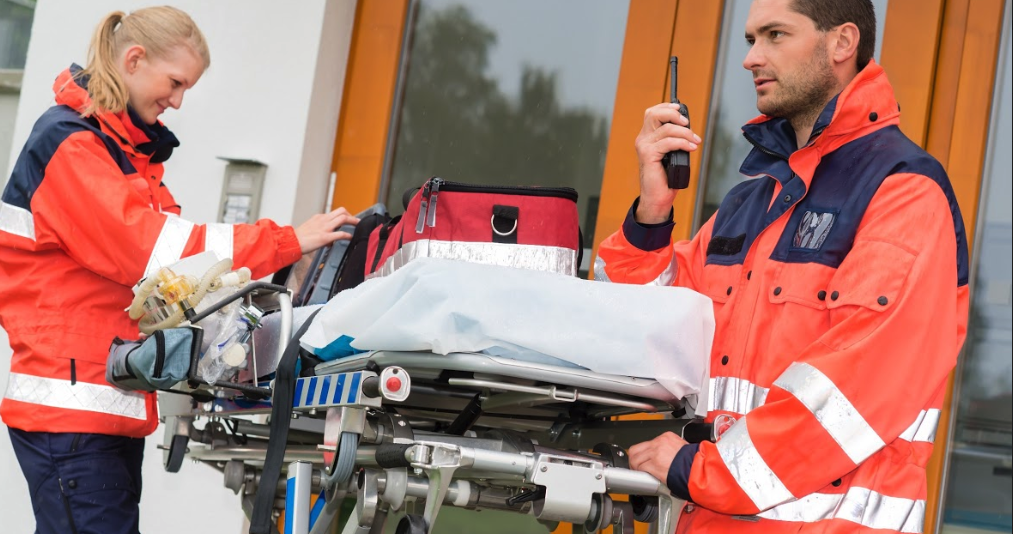 EMS-emergency-medical-services-walkie-talkie